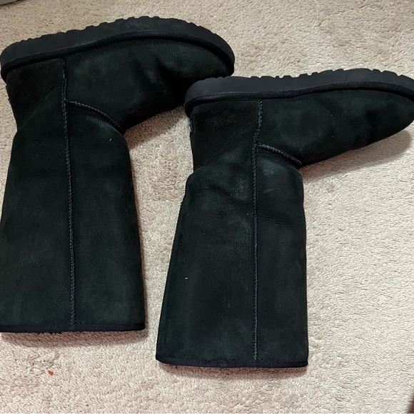 UGG Classic Black Boots - Picture 4 of 4